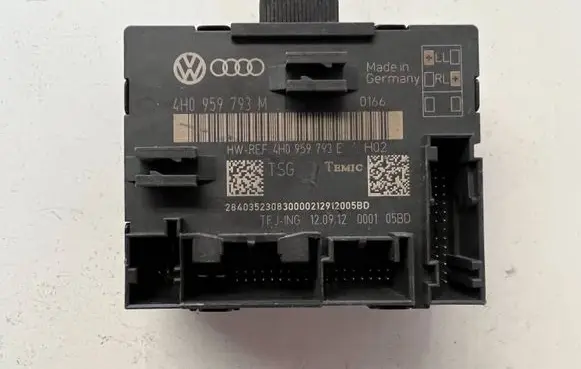 Volkswagen Touareg II Door control unit/module 4H0959793M 4H0959793E