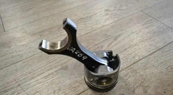 Mercedes-Benz Sprinter W906 Piston with connecting rod A6510303217