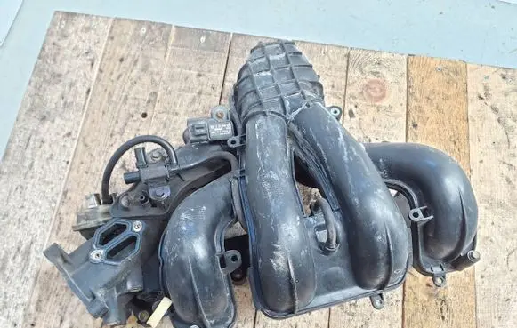 Ford Mondeo Mk III Intake manifold 1S7G9424DF M7MMB F0213100
