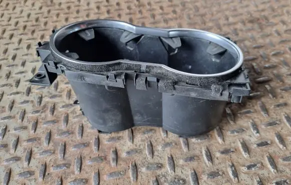 Cup holder front