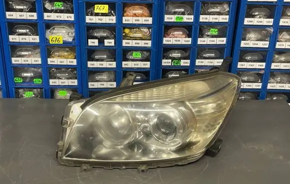 Toyota RAV 4 (XA30) Headlight/headlamp 9336860 27500G