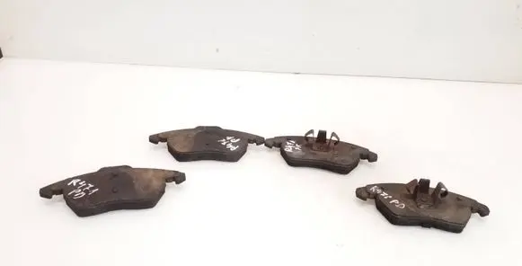 Volkswagen Caddy Brake pads (front) 