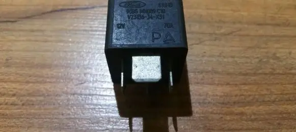 Ford Escort Other relay 93bg14n089c1b v23136-j4-x31