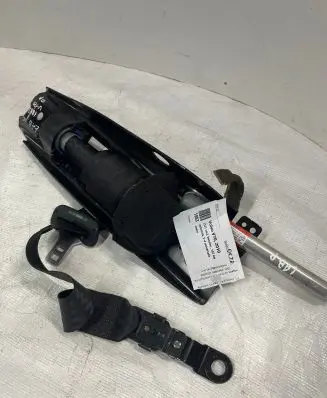 Volvo V70 Front seatbelt 6069365R0F 1004160223