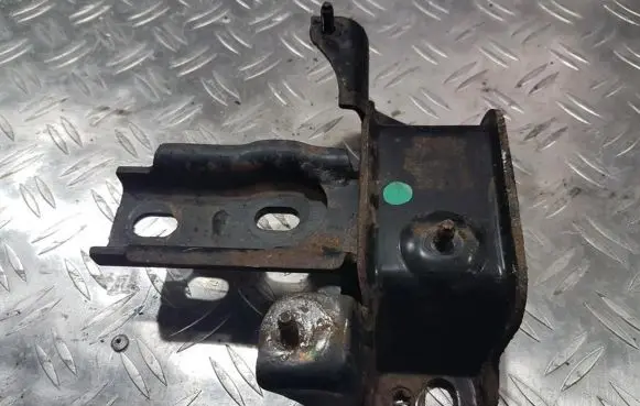 Mazda 2 Engine mount bracket d65139070
