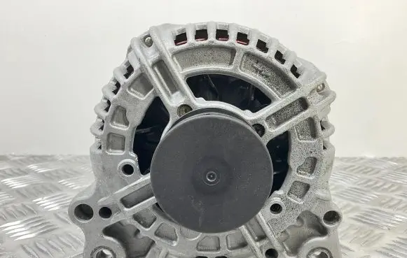 Audi A1 Generator/alternator 03C903023S
