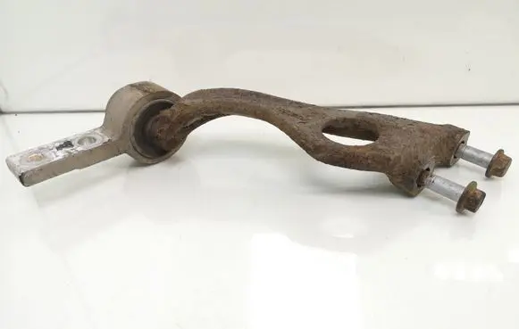 Mazda 6 Front lower control arm/wishbone AV93125 AM12