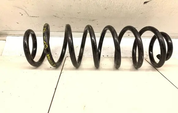 Skoda Octavia Mk2 (1Z) Rear coil spring