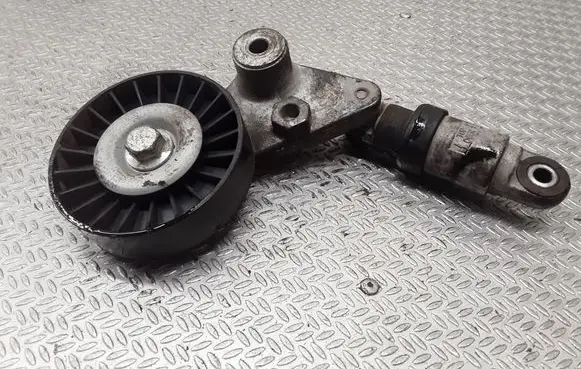 Opel Vectra C Generator/alternator belt tensioner