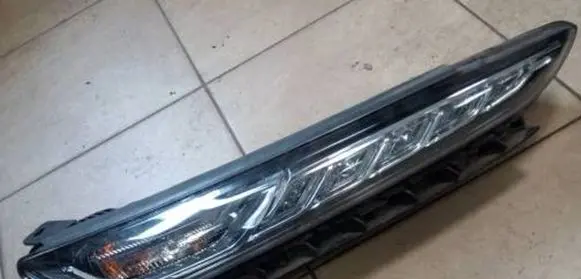 Hyundai Kona I Headlight/headlamp 92208-J90
