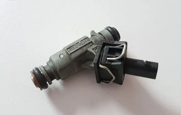 Mercedes-Benz S W220 Fuel injector A1130780049 0280155744
