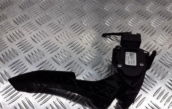 Opel Astra J Accelerator pedal position sensor 13252702