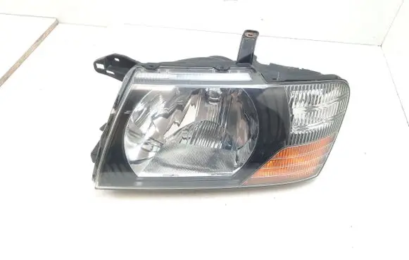 Mitsubishi Pajero Headlight/headlamp 10087420