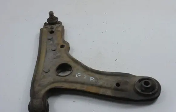 Volkswagen Golf III Front lower control arm/wishbone 1H0407152
