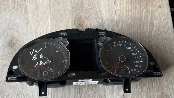 Volkswagen PASSAT B6 Speedometer (instrument cluster) 3C0920872G