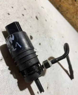 BMW 1 F20 F21 Windscreen/windshield washer pump 730258901