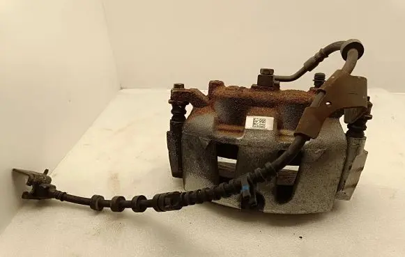 Chrysler Pacifica Front brake caliper 17986801