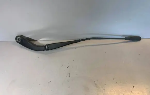 BMW 1 F20 F21 Front wiper blade arm 7239520 61617239520 61619465063
