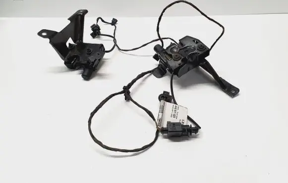 Audi A8 S8 D4 4H Engine bonnet/hood lock/catch 4H0971023