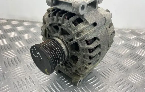 Mercedes-Benz C W204 Generator/alternator A0009067902 2617417A 212081102
