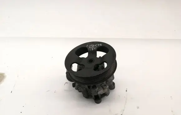 Toyota Avensis Verso Power steering pump 32100