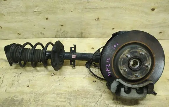 Nissan X-Trail T32 Front wheel hub spindle knuckle