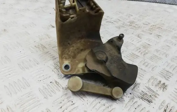 Peugeot 2008 I Gear shift cable linkage