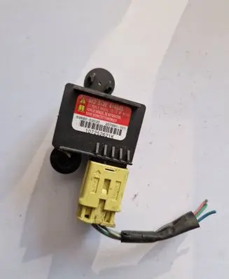 Toyota Corolla E120 E130 Airbag deployment crash/impact sensor 8986002020 207991101 107252621K