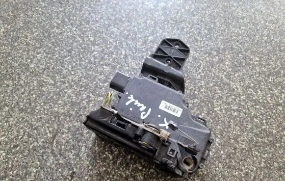 Audi A4 S4 B6 8E 8H Front door lock