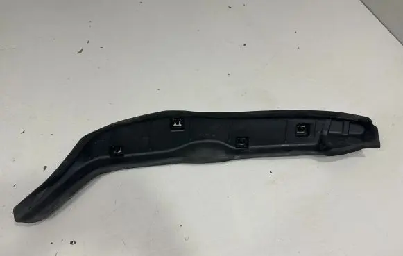 BMW i4 Fender end trim 7946060