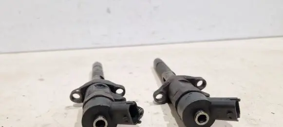 Ford Focus C-MAX Fuel injectors set 0445110239