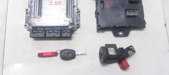 Renault Master III Engine ECU kit and lock set 0281017341