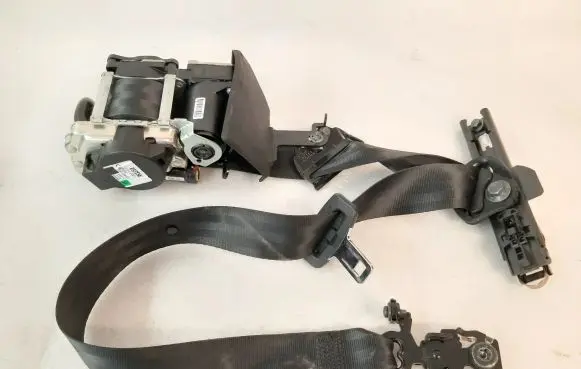 Volvo XC90 Front seatbelt 31675238