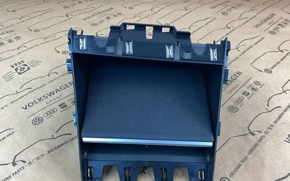 Volkswagen Tiguan Glove box 571863284