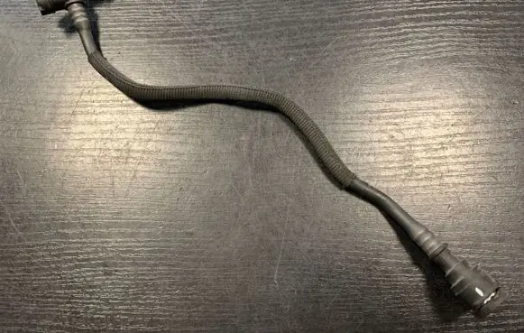 BMW 2 F46 Engine coolant pipe/hose 8607962