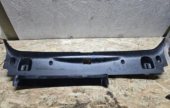 BMW 7 E65 E66 Trunk/boot sill cover protection 8223560