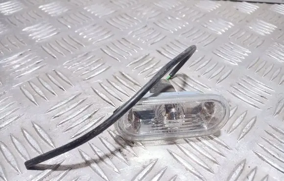 Volkswagen PASSAT B5.5 Front fender indicator light 1J0949117