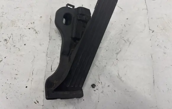 Volkswagen PASSAT CC Accelerator throttle pedal 1K1723503AA 6PV01049801 1012710