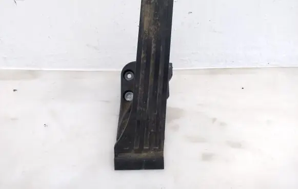 Mercedes-Benz E W213 Accelerator throttle pedal A2053000004