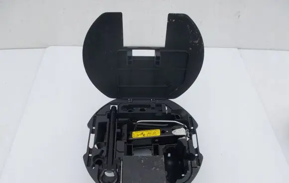 Renault Clio I Tool set 8200696876