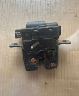 Nissan Qashqai Tailgate/trunk/boot lock/catch/latch 90502AV70B