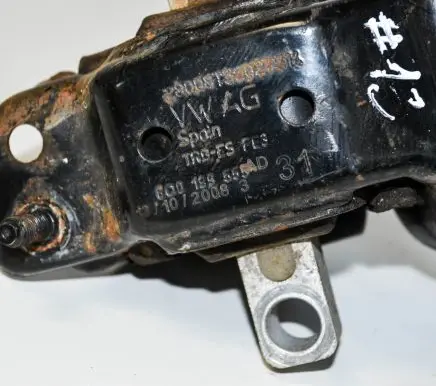Volkswagen Polo Engine mount bracket 6Q0199555AD