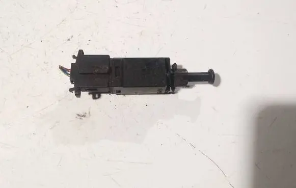 Volkswagen Golf IV Brake pedal sensor switch