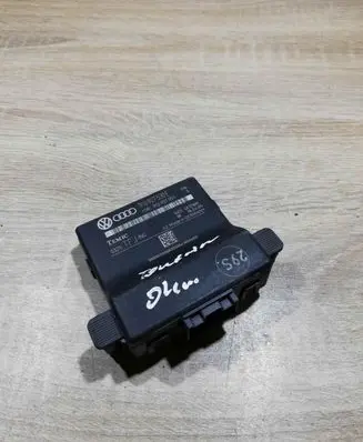 Volkswagen Golf V Gateway control module 1K0907530E