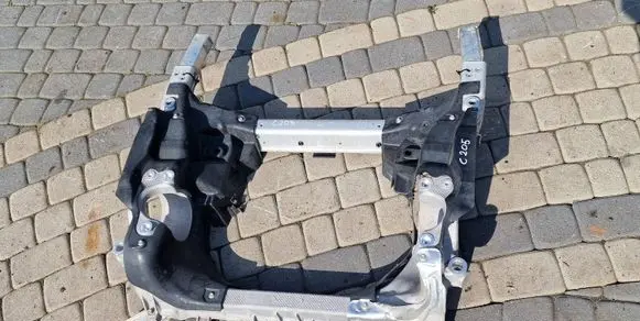 Mercedes-Benz C W205 Front subframe DBL495310