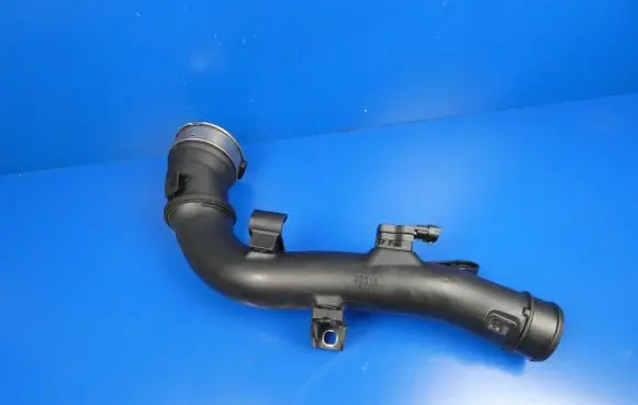 Volvo XC90 Intercooler hose/pipe 31370128 B00051