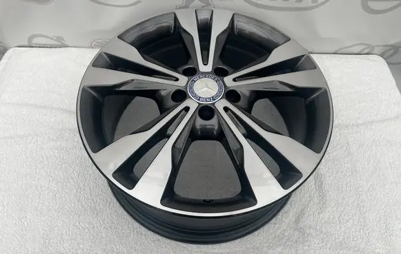 Mercedes-Benz V Class W447 R18 alloy rim A4474010501