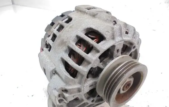 Renault Clio II Generator/alternator 7700437090
