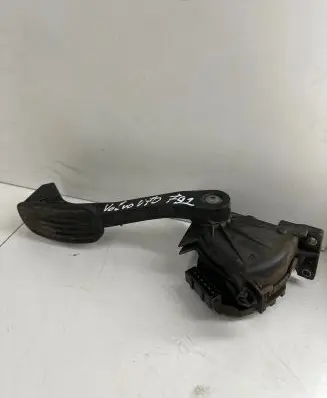 Volvo S70 V70 V70 XC Accelerator throttle pedal 00776921 9209745