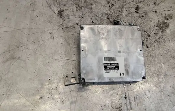 Toyota Corolla Verso AR10 Engine control unit/module 896610F092